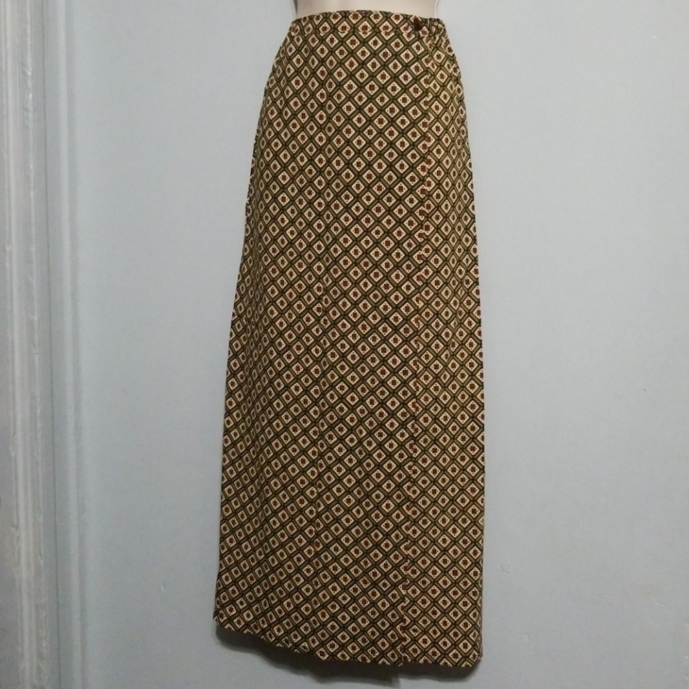 Diane Von Furstenberg the color authority skirt